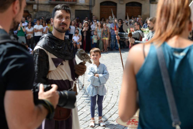 Olite se engalana por su feria medieval