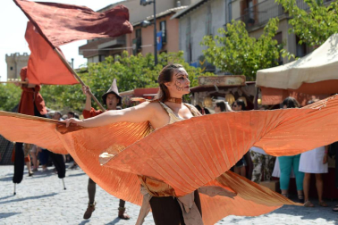 Olite se engalana por su feria medieval