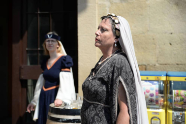 Olite se engalana por su feria medieval