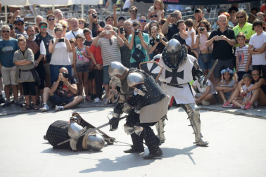 Olite se engalana por su feria medieval