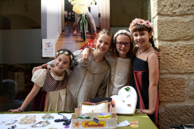 Olite se engalana por su feria medieval