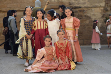 Olite se engalana por su feria medieval