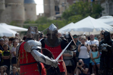 Olite se engalana por su feria medieval