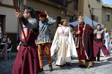 Olite se engalana por su feria medieval