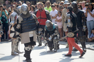 Olite se engalana por su feria medieval