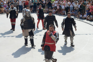 Olite se engalana por su feria medieval