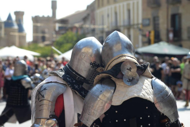 Olite se engalana por su feria medieval