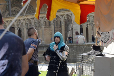 Olite se engalana por su feria medieval