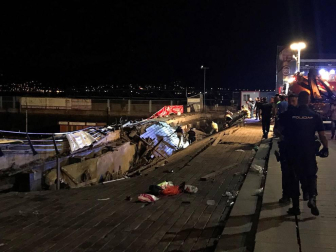 Escenas de pánico en Vigo tras derrumbarse una pasarela durante un concierto.