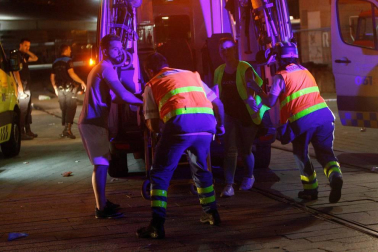 Escenas de pánico en Vigo tras derrumbarse una pasarela durante un concierto.