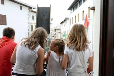 Los niños tomaron las riendas en el tercer día de las fiestas agoizkas. Los 38 pequeños nacidos el año pasado, la corporación infantil encabezada por Ilazki Elizari, la comparsa y el coro txikis... fueron los protagonistas de la jornada.