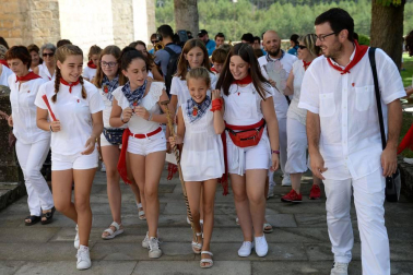 Los niños tomaron las riendas en el tercer día de las fiestas agoizkas. Los 38 pequeños nacidos el año pasado, la corporación infantil encabezada por Ilazki Elizari, la comparsa y el coro txikis... fueron los protagonistas de la jornada.