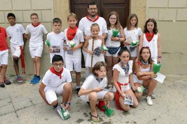 Los niños tomaron las riendas en el tercer día de las fiestas agoizkas. Los 38 pequeños nacidos el año pasado, la corporación infantil encabezada por Ilazki Elizari, la comparsa y el coro txikis... fueron los protagonistas de la jornada.