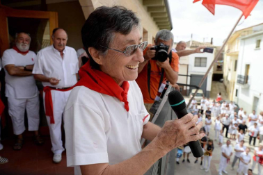 Adelina Gurpegui, natural de Berbinzana y misionera en Bolivia, dio la bienvenida a las fiestas patronales