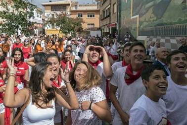 Esta localidad de Tierra Estella celebró este martes, 14 de agosto, su primer día de fiestas, que arrancaron con el lanzamiento del cohete.
