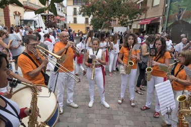 Esta localidad de Tierra Estella celebró este martes, 14 de agosto, su primer día de fiestas, que arrancaron con el lanzamiento del cohete.