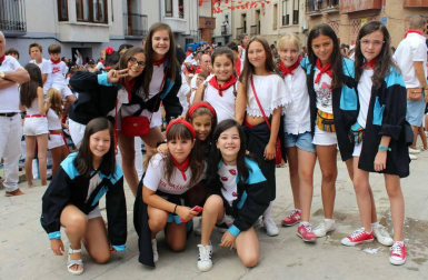 Después de un año, Lerín se volvió a vestir de blanco y rojo este martes, 14 de agosto, primer día de sus fiestas patronales.