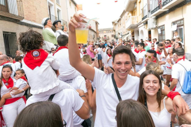 Fotos del cohete de las fiestas de Santa Ana de Buñuel.
