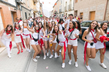 Fotos del cohete de las fiestas de Santa Ana de Buñuel.