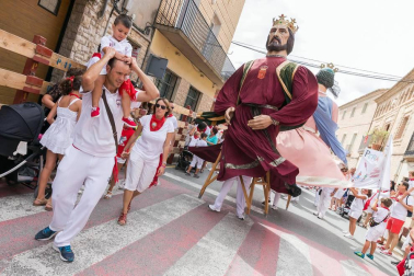Fotos del cohete de las fiestas de Santa Ana de Buñuel.