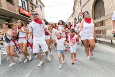 Fotos del cohete de las fiestas de Santa Ana de Buñuel.