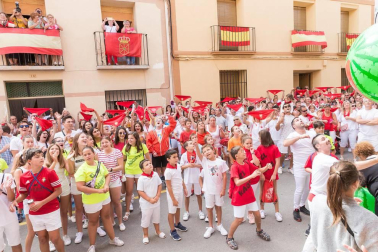 Fotos del cohete de las fiestas de Santa Ana de Buñuel.