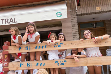 Fotos del cohete de las fiestas de Santa Ana de Buñuel.