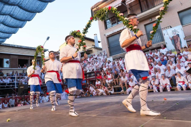 En el marco de sus fiestas patronales, Murchante disfrutó este miércoles de la undécima edición de su tradicional Paloteado.