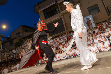 En el marco de sus fiestas patronales, Murchante disfrutó este miércoles de la undécima edición de su tradicional Paloteado.