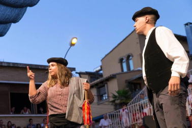 En el marco de sus fiestas patronales, Murchante disfrutó este miércoles de la undécima edición de su tradicional Paloteado.