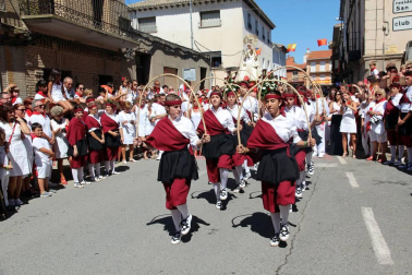 La localidad ribera vivió su segunda jornada festiva con el día dedicado a su patrona Santa Ana.