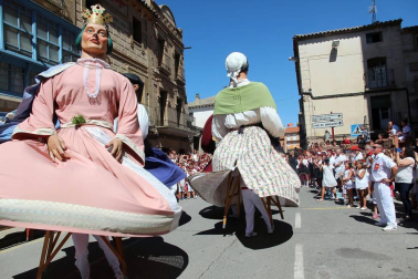 La localidad ribera vivió su segunda jornada festiva con el día dedicado a su patrona Santa Ana.