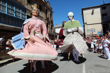 La localidad ribera vivió su segunda jornada festiva con el día dedicado a su patrona Santa Ana.