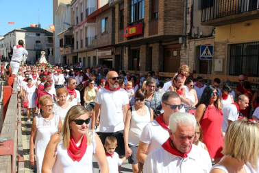 La localidad ribera vivió su segunda jornada festiva con el día dedicado a su patrona Santa Ana.