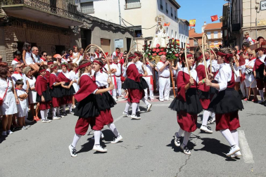 La localidad ribera vivió su segunda jornada festiva con el día dedicado a su patrona Santa Ana.