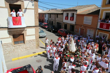 La localidad ribera vivió su segunda jornada festiva con el día dedicado a su patrona Santa Ana.