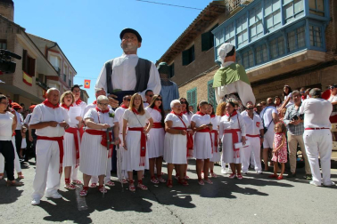 La localidad ribera vivió su segunda jornada festiva con el día dedicado a su patrona Santa Ana.