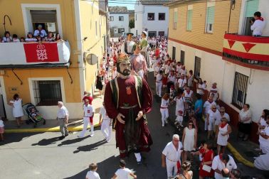 La localidad ribera vivió su segunda jornada festiva con el día dedicado a su patrona Santa Ana.