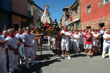 La localidad ribera vivió su segunda jornada festiva con el día dedicado a su patrona Santa Ana.