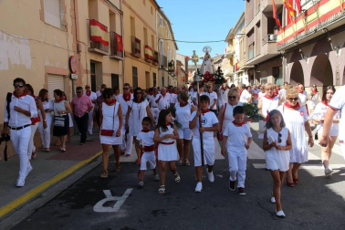 La localidad ribera vivió su segunda jornada festiva con el día dedicado a su patrona Santa Ana.