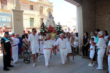 La localidad ribera vivió su segunda jornada festiva con el día dedicado a su patrona Santa Ana.