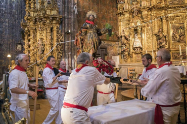Los Arcos ha vivido la segunda jornada de sus fiestas patronales. En el Día de la Virgen, los vecinos han participado en la procesión. A continuación ha tenido lugar la misa en honor a los patronos Santa María y San Roque.