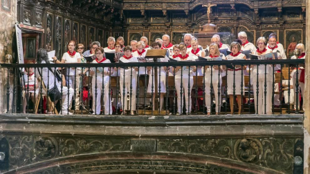 Los Arcos ha vivido la segunda jornada de sus fiestas patronales. En el Día de la Virgen, los vecinos han participado en la procesión. A continuación ha tenido lugar la misa en honor a los patronos Santa María y San Roque.