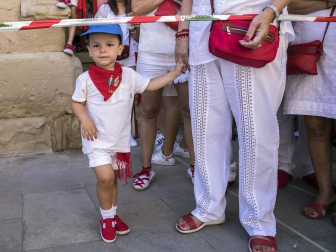 Los Arcos ha vivido la segunda jornada de sus fiestas patronales. En el Día de la Virgen, los vecinos han participado en la procesión. A continuación ha tenido lugar la misa en honor a los patronos Santa María y San Roque.