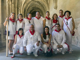 Los Arcos ha vivido la segunda jornada de sus fiestas patronales. En el Día de la Virgen, los vecinos han participado en la procesión. A continuación ha tenido lugar la misa en honor a los patronos Santa María y San Roque.