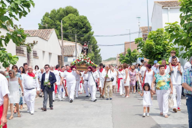 Cabanillas celebra su día grande de las fiestas con una procesión en honor a San Roque