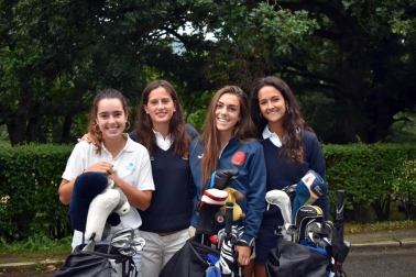 El jueves 9 de agosto tuvo lugar en el Club de Golf Ulzama el Campeonato Navarro de Golf Sub 21 donde tomaron parte en torno a 70 golfistas divididos en cinco edades: benjamín, alevín, infantil, cadete y junior. Lo más destacado de la jornada fueron las tarjetas entregadas por Pablo y Elena Hualde con 2 bajo par para él y 1 bajo par para ella, siendo las más bajas de la jornada. También hubo mucha emoción en la categoría alevín, con Lucía Núñez y María Velilla llegando al play off final en el que María se hizo con el triunfo.