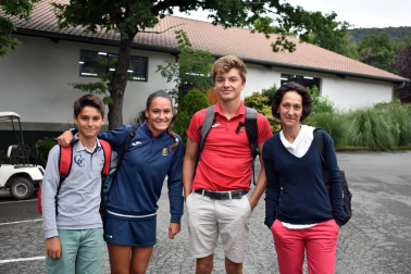 El jueves 9 de agosto tuvo lugar en el Club de Golf Ulzama el Campeonato Navarro de Golf Sub 21 donde tomaron parte en torno a 70 golfistas divididos en cinco edades: benjamín, alevín, infantil, cadete y junior. Lo más destacado de la jornada fueron las tarjetas entregadas por Pablo y Elena Hualde con 2 bajo par para él y 1 bajo par para ella, siendo las más bajas de la jornada. También hubo mucha emoción en la categoría alevín, con Lucía Núñez y María Velilla llegando al play off final en el que María se hizo con el triunfo.