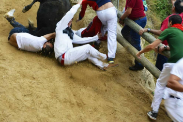 Quinto encierro del Pilón de fiestas de Falces 2018, 16 de agosto con la ganadería Adrián Domínguez, de Funes