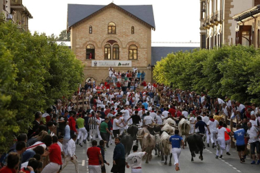 Fotos del tercer día de las fiestas de Tafalla y segundo encierro (16 de agosto de 2018)